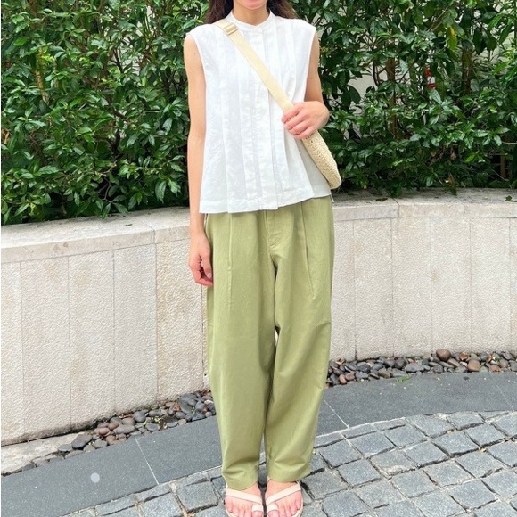 Uniqlo Linen Blend Pleated Tapered Pants - Picture 9 of 15
